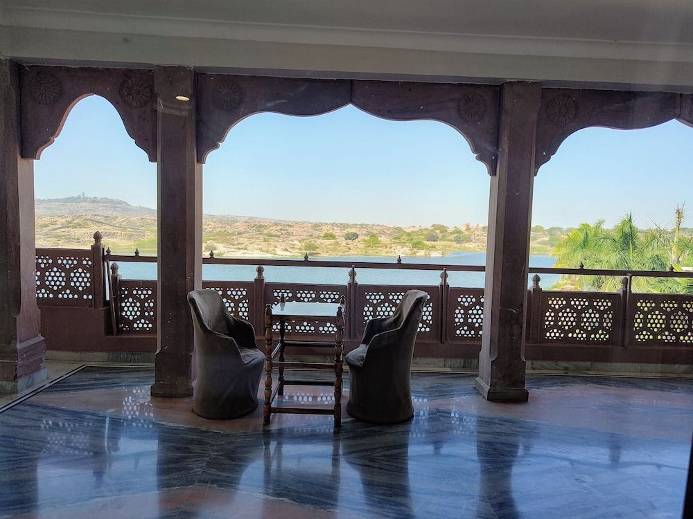 Lake View Hotel and Resort Exclusive Room, Balcony, Lake View 7