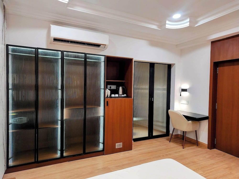 Lake View Hotel and Resort Presidential Room, Balcony, Lake View 13