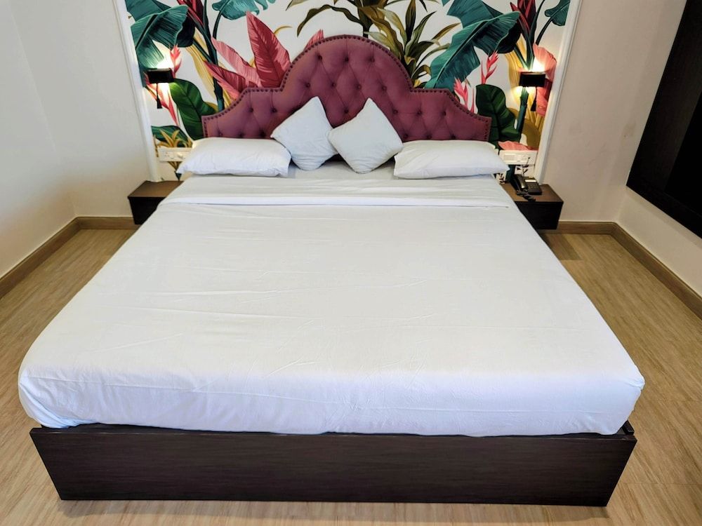 Lake View Hotel and Resort Luxury Room, Balcony, Lake View 4