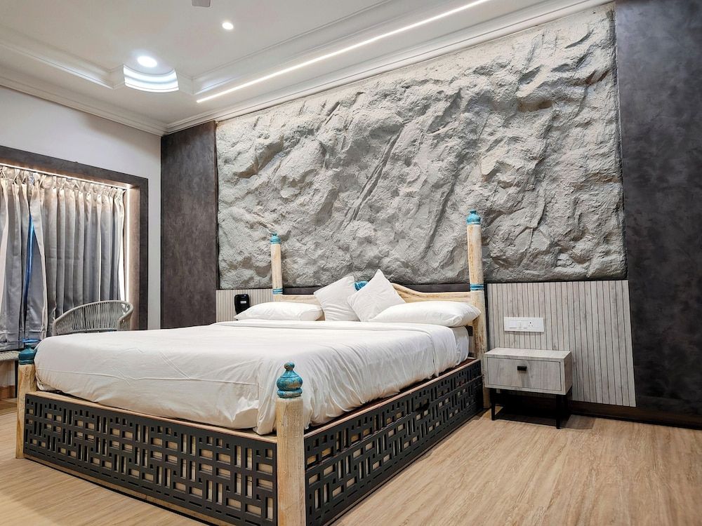 Lake View Hotel and Resort Exclusive Room, Balcony, Lake View 2