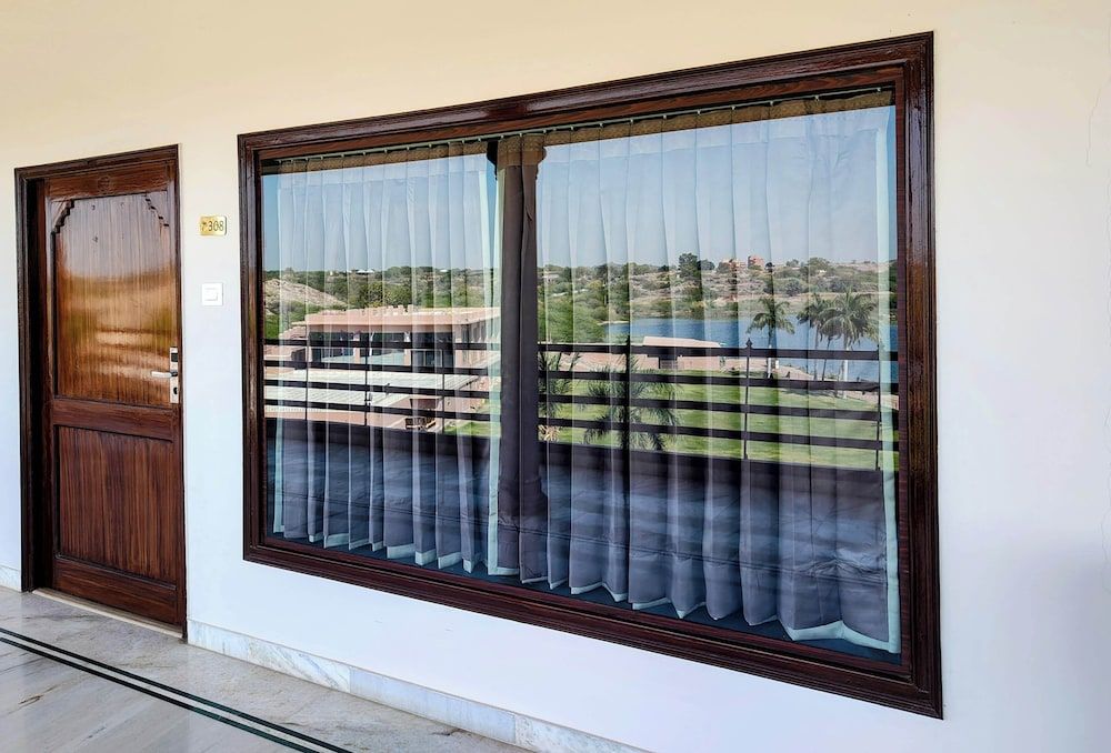 Lake View Hotel and Resort Luxury Room, Balcony, Lake View 8
