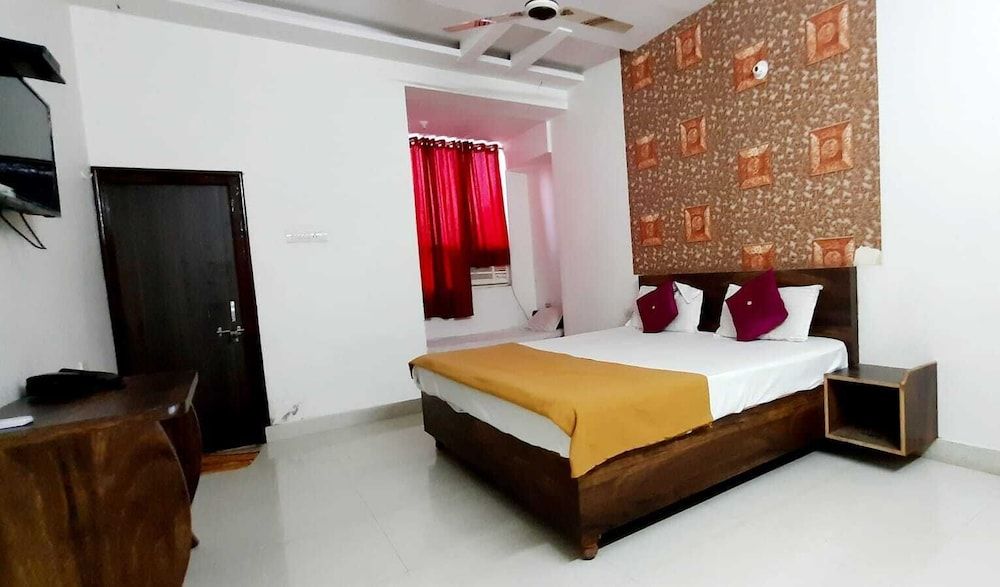 undefined Hotel Santosh 2