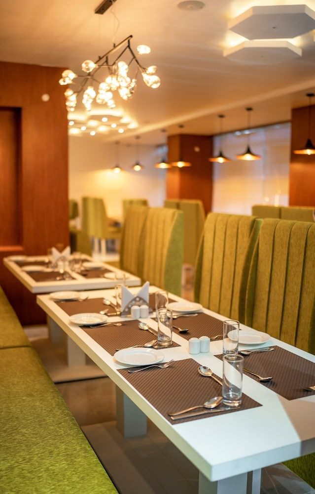 undefined Hotel Bliss 4