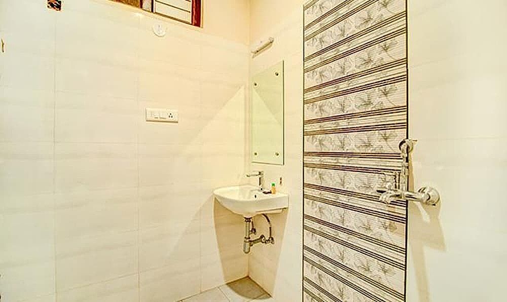 undefined Fabhotel Solitaire Inn 9