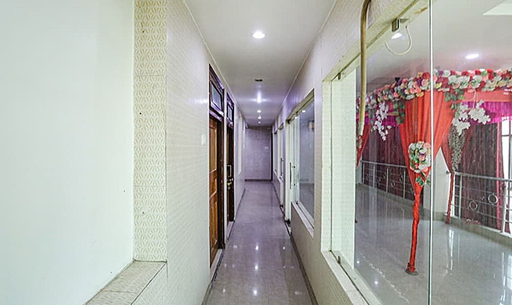 undefined Fabhotel Maharoopa 7