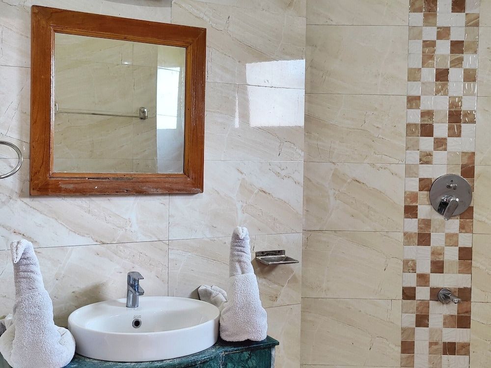 Hotel Neelgiri Deluxe Room 12