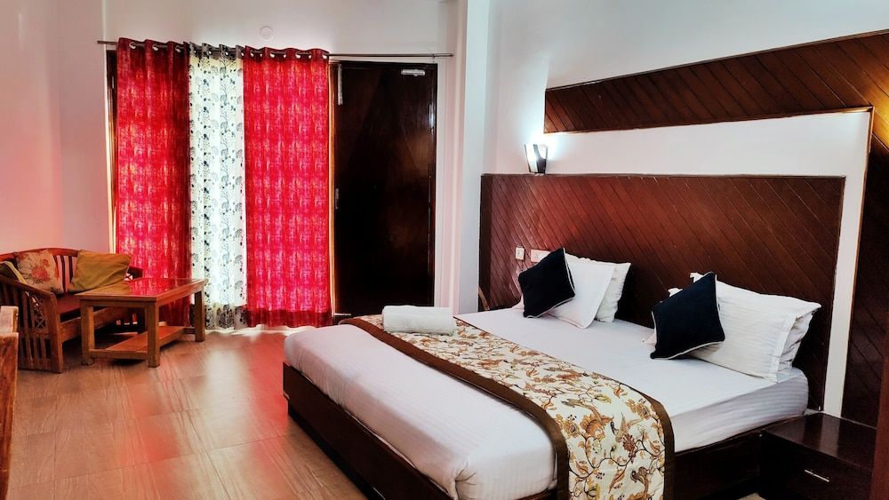 Hotel Neelgiri Deluxe Room 3