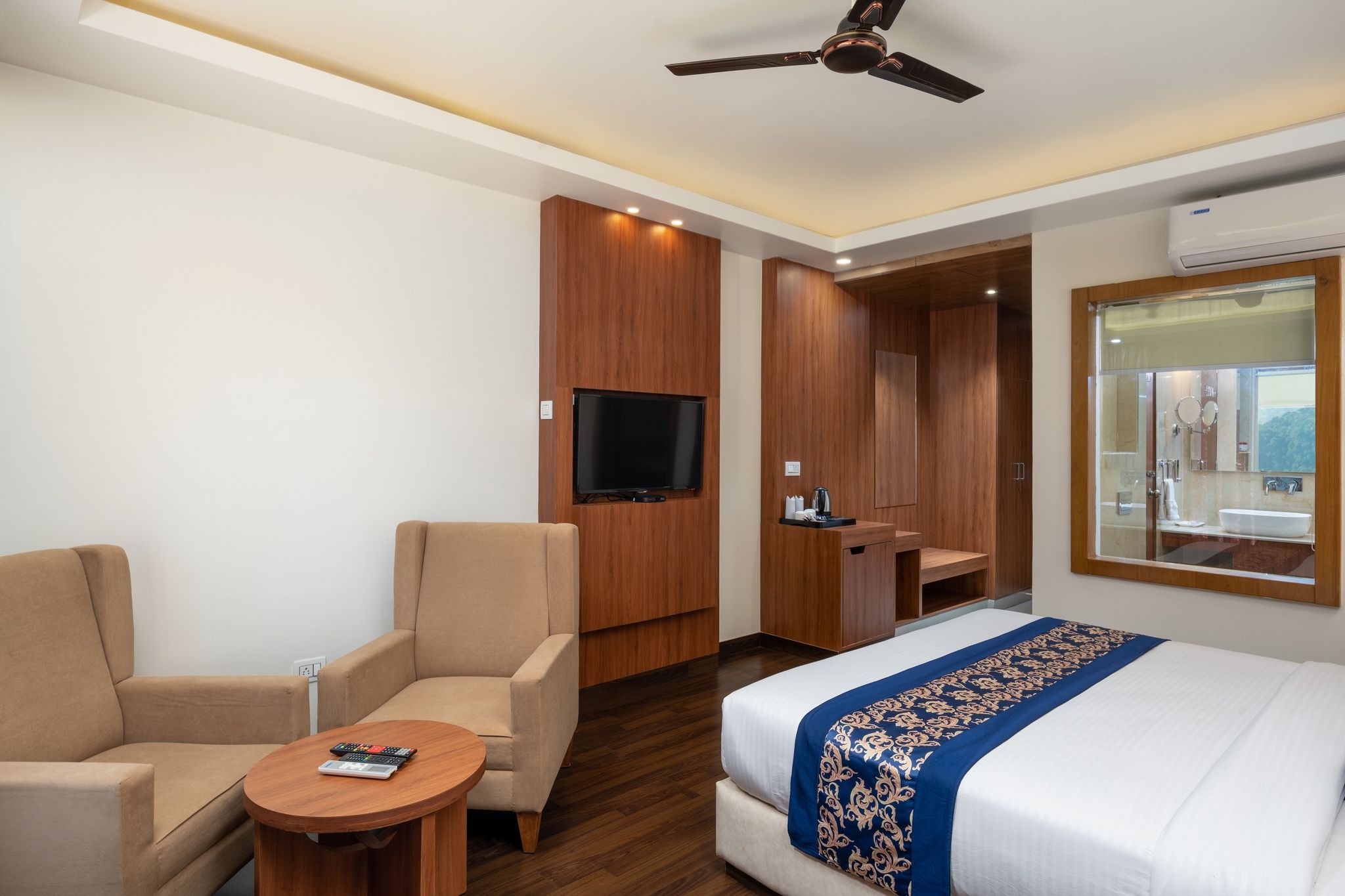 Premium Room with Balcony and Valley View