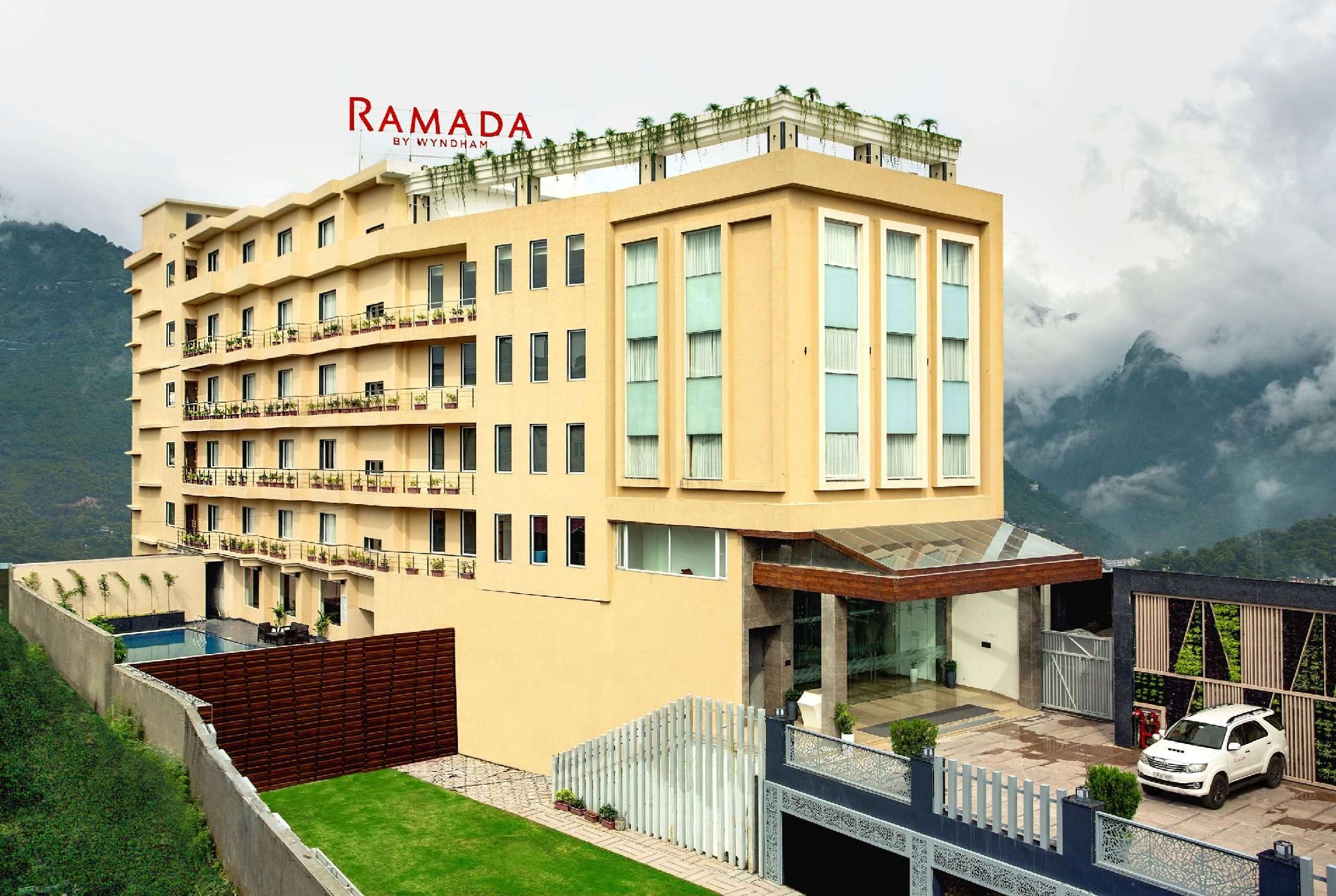 Ramada by Wyndham Katra Station Road 4