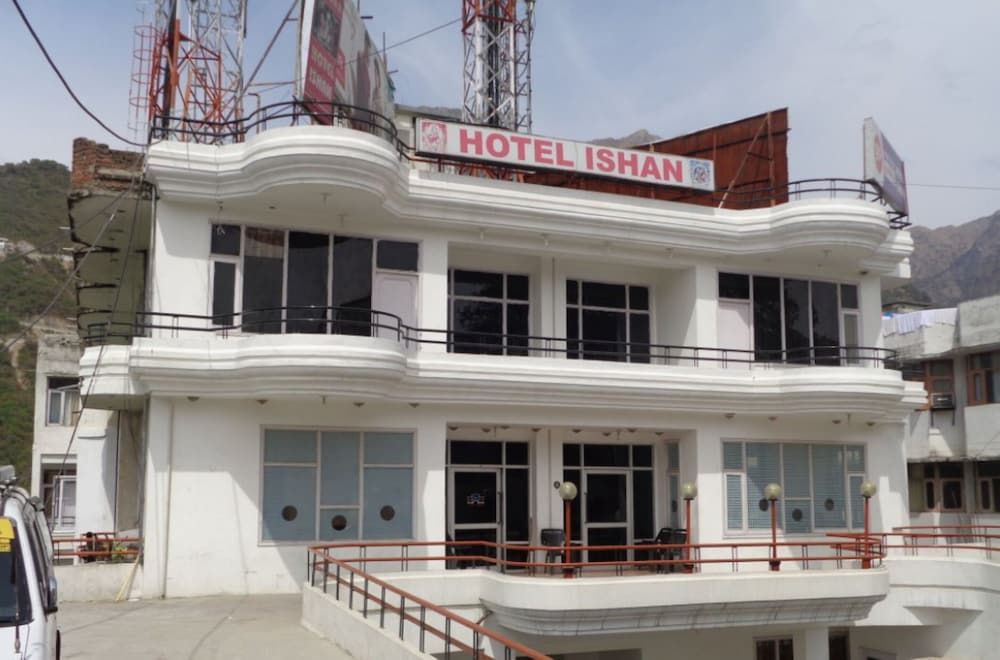 Goroomgo Hotel Ishan Katra 