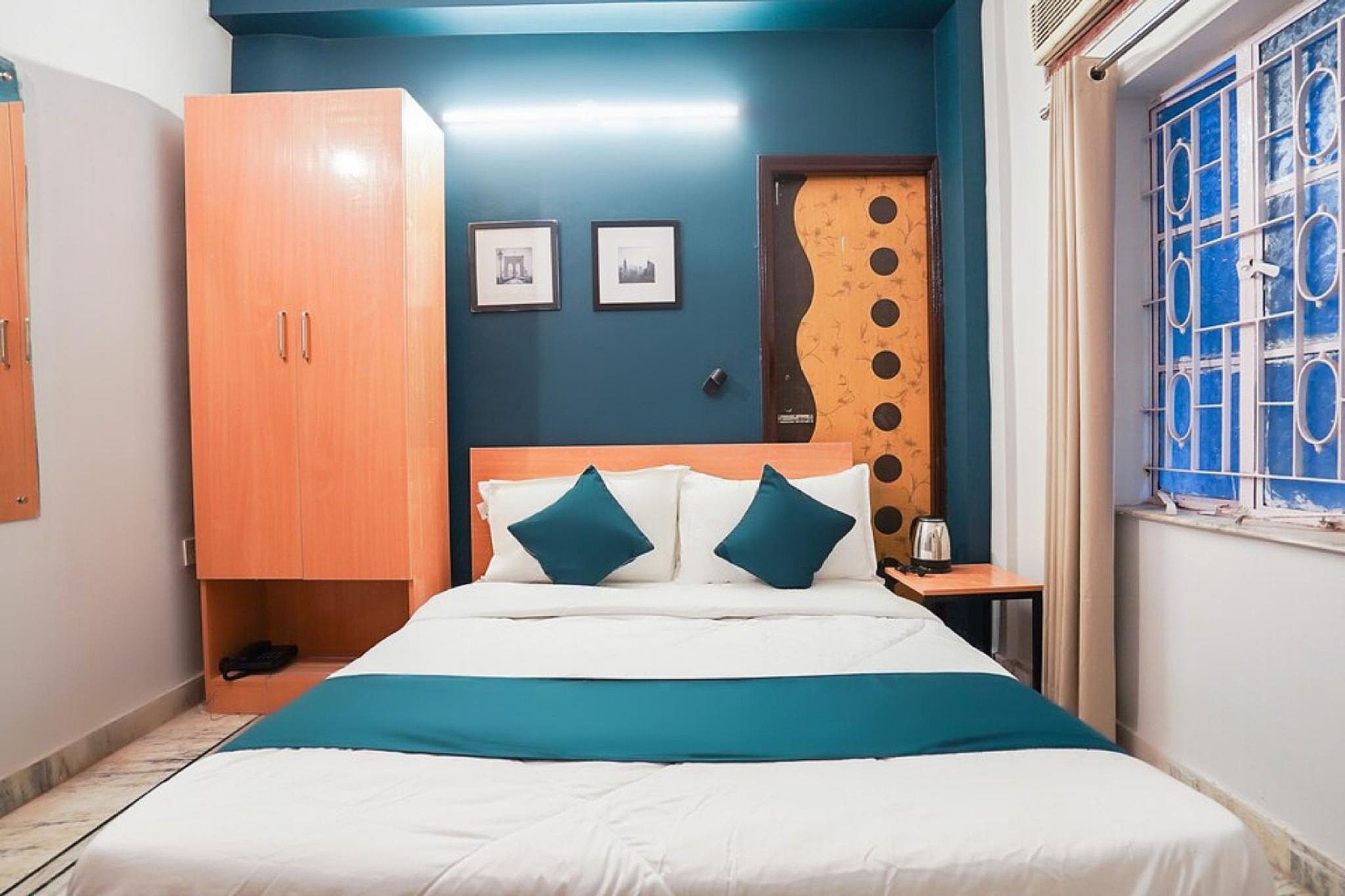 Deluxe Air Conditioning Room