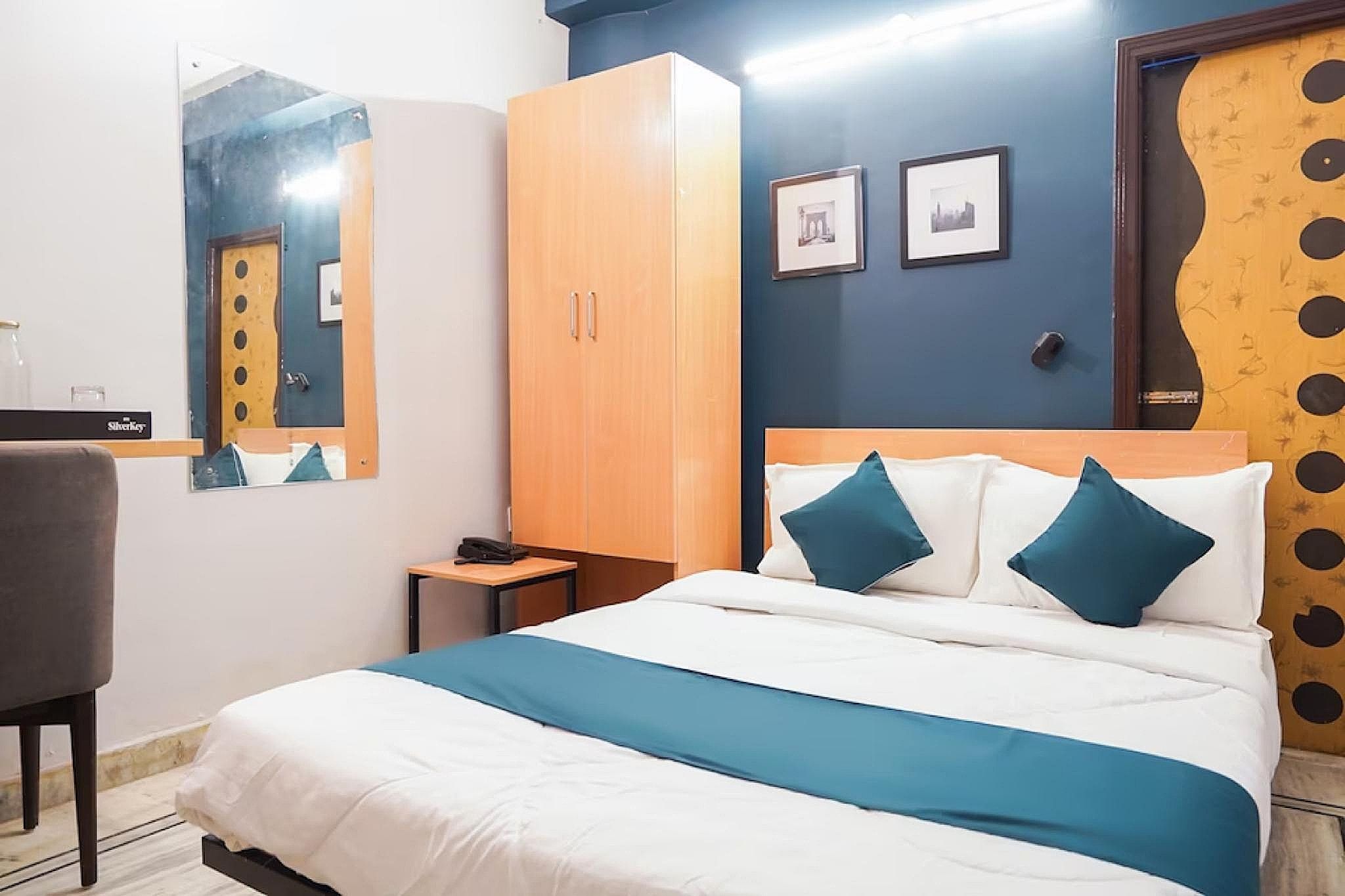 Deluxe Air Conditioning Room