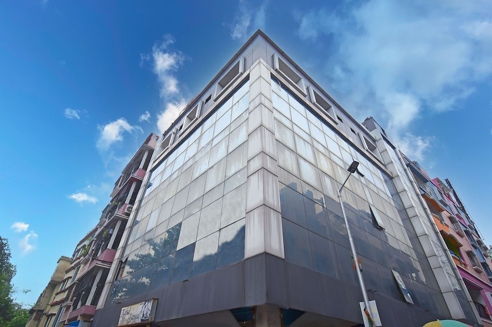 undefined Goroomgo Royal Oak Sector 4 Kolkata 7