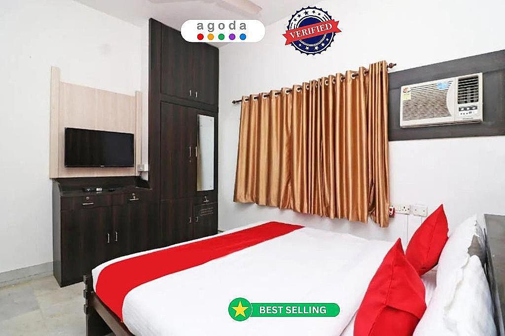 Goroomgo Manurama Kolkata Deluxe Air Conditioning Room