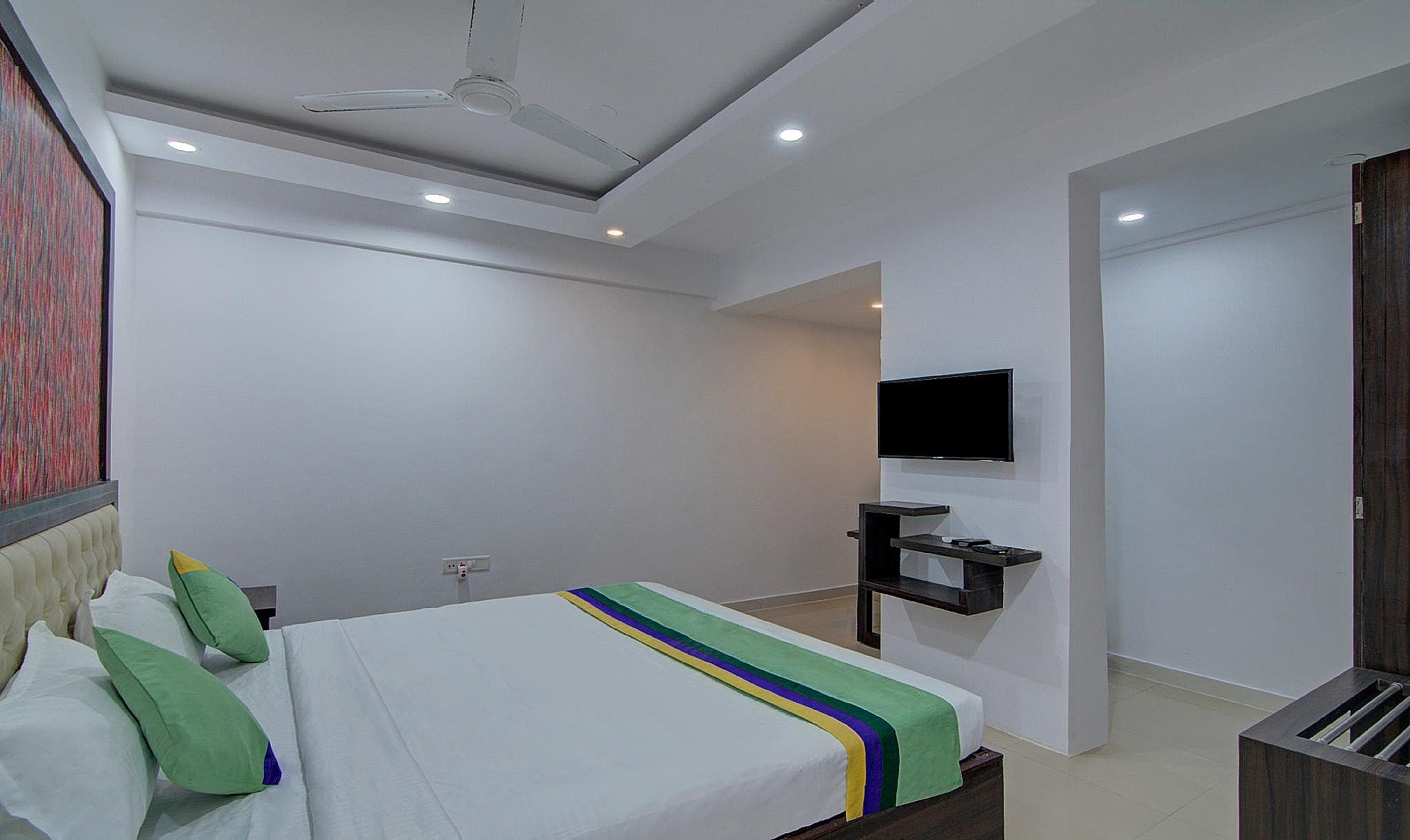 Treebo The Platinum Studio 50 Standard Double Room 5