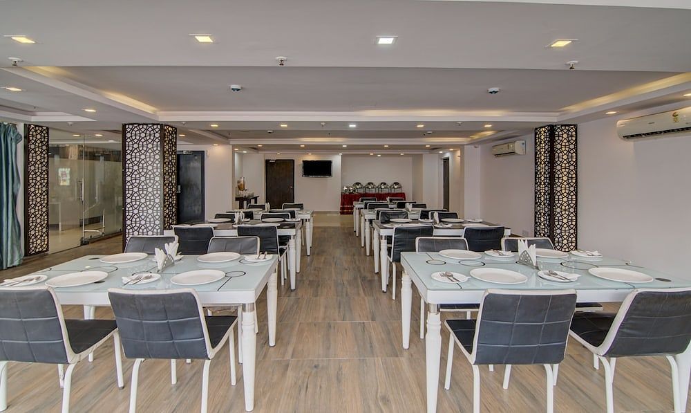 undefined Treebo The Platinum Studio 50 4