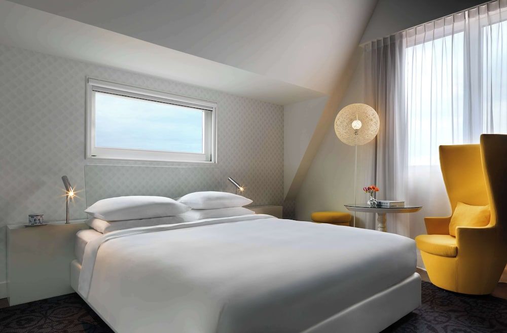 Andaz, Suite