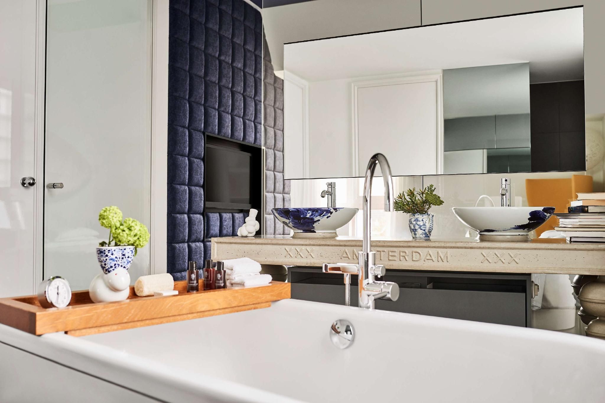 Andaz Large Suite