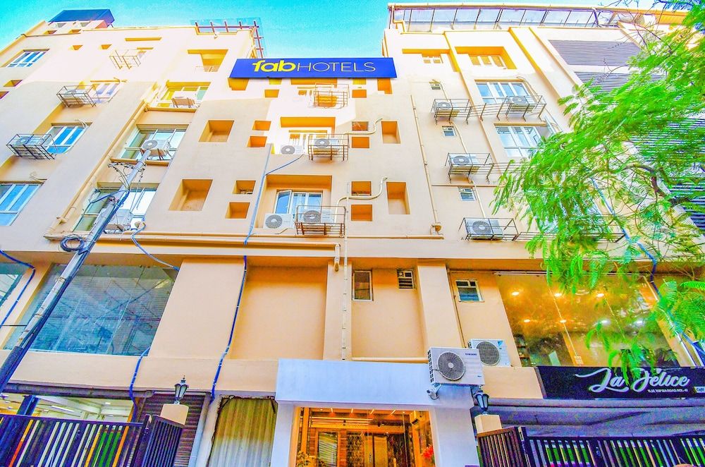 undefined FabHotel Lake View I