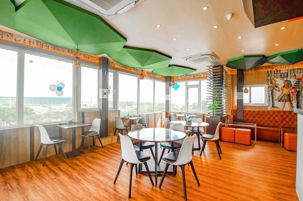 undefined Fabhotel Airport Green Arcade 8