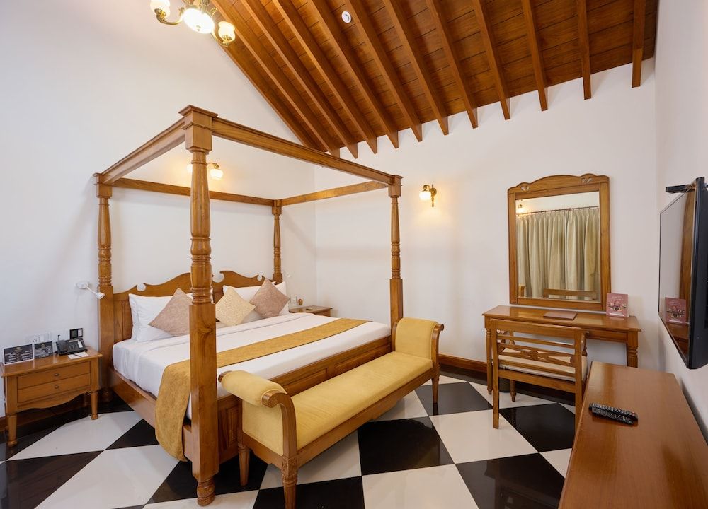 Luxury Studio Suite, 1 Bedroom, Balcony, Lake View