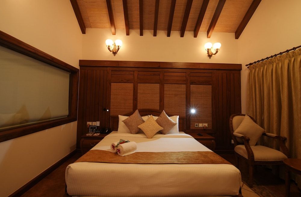 Presidential Studio Suite, 1 King Bed, Lake View, Lakeside