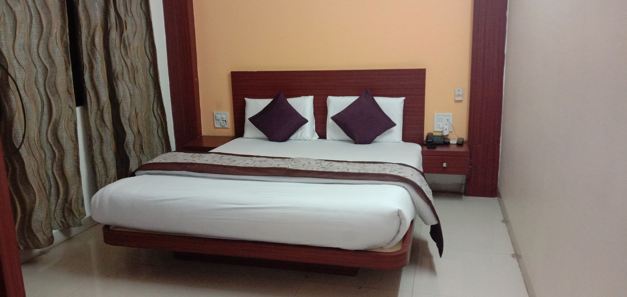 Suite, City View