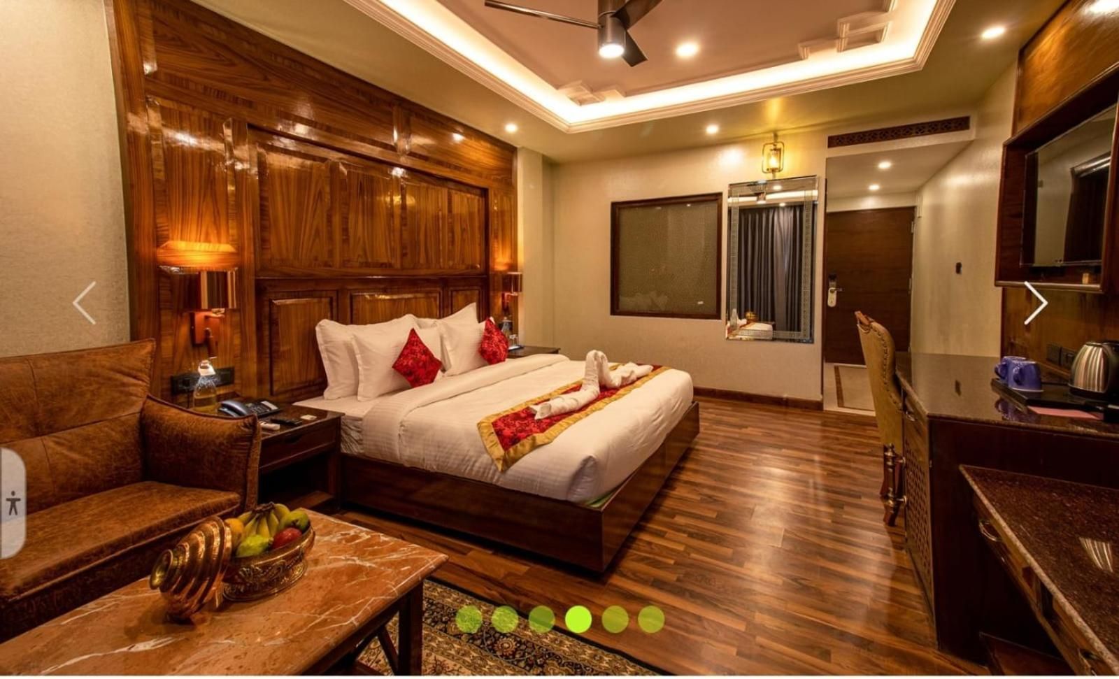 Deluxe Suite