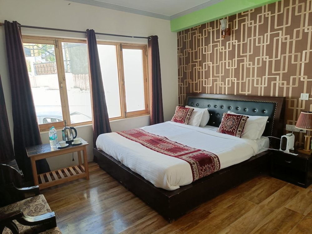 Munna Palace Superior Double Room 6