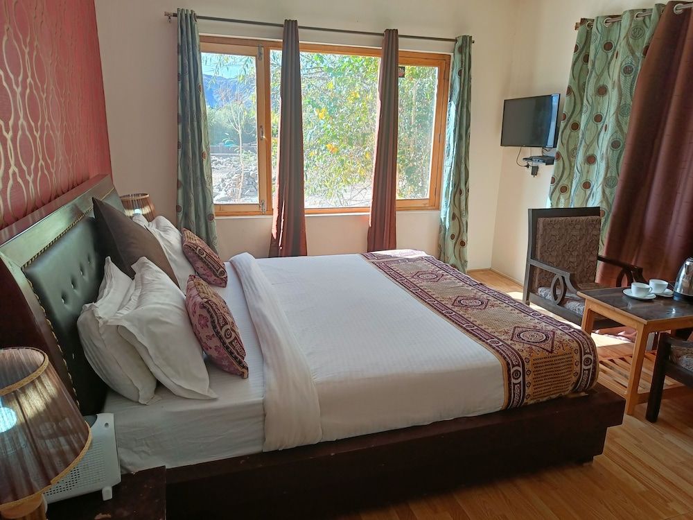Munna Palace Superior Double Room 8