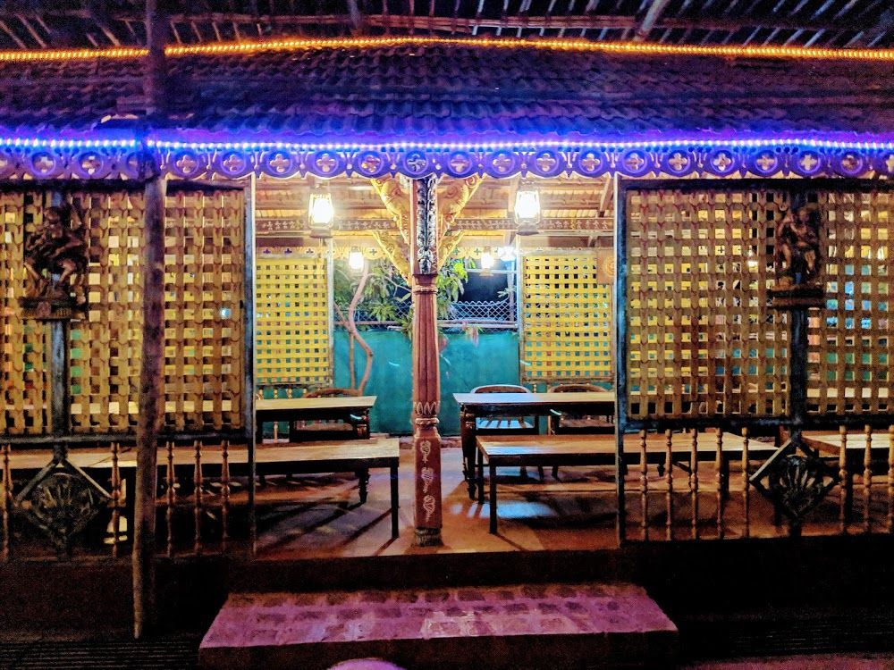 Food & Dining