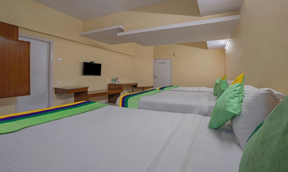 Treebo Trend Yash Residency Premium Double Room 3