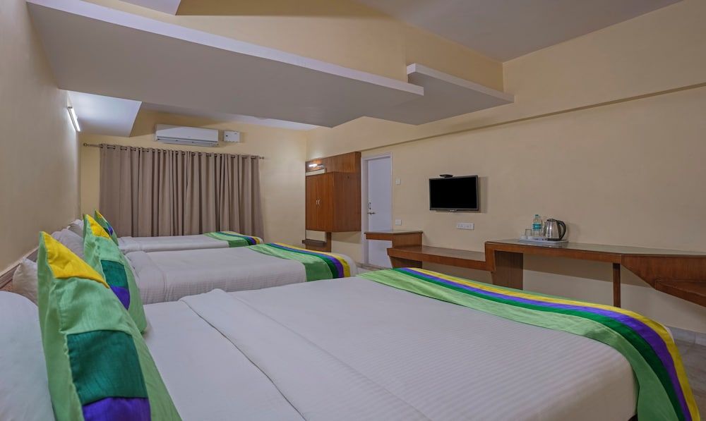 Treebo Trend Yash Residency Premium Double Room 2
