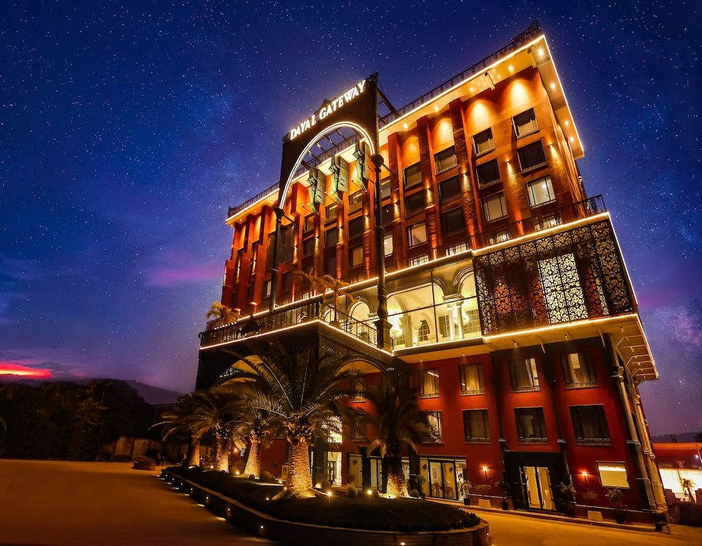 undefined Dayal Gateway 8