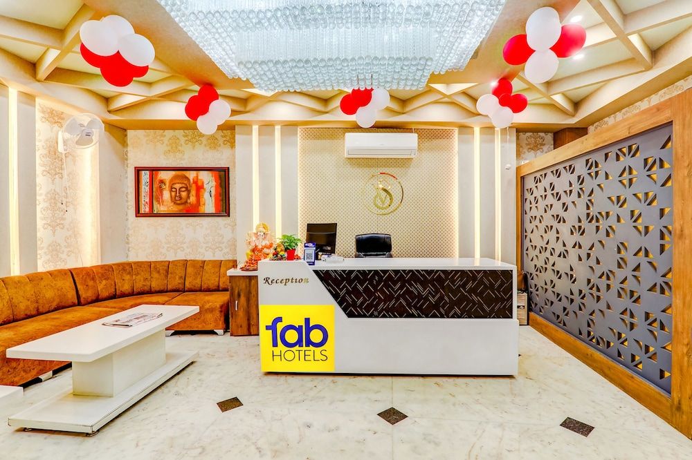 undefined Fabhotel V Square 2