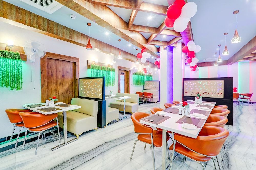 undefined Fabhotel V Square 4