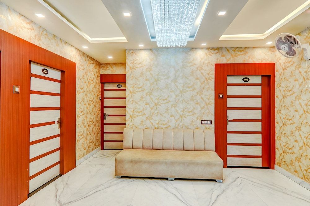 undefined Fabhotel V Square 5