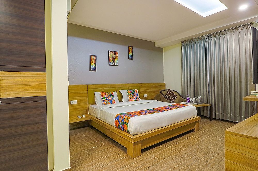 Fabhotel Prime Z Grand Deluxe Room 3