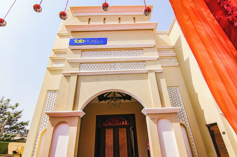 undefined Fabhotel Prime Royal Maple