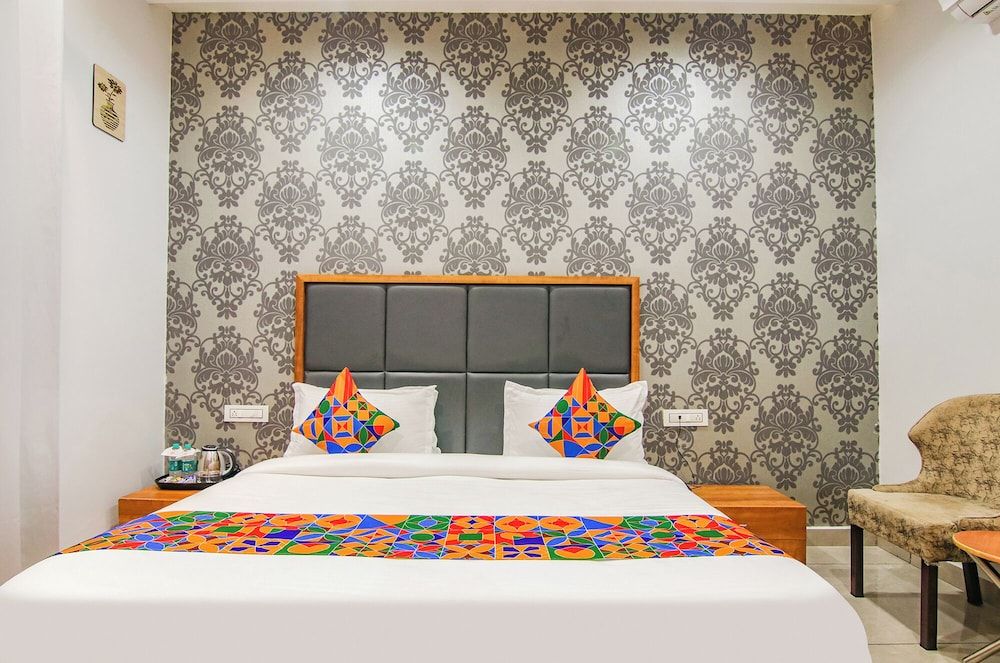 Fabhotel Prime Royal Maple Deluxe Room 2