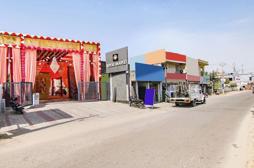 undefined Fabhotel Prime Royal Maple 7