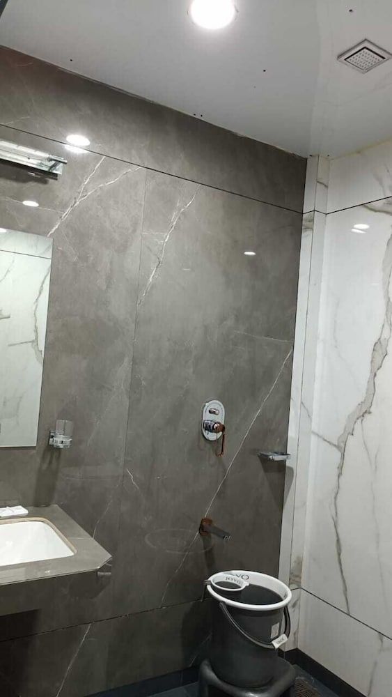 Arc Valleys Superior Room 9