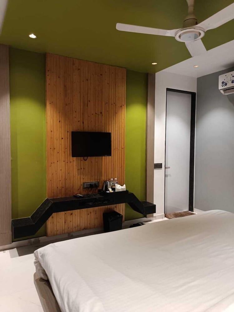 Arc Valleys Superior Room