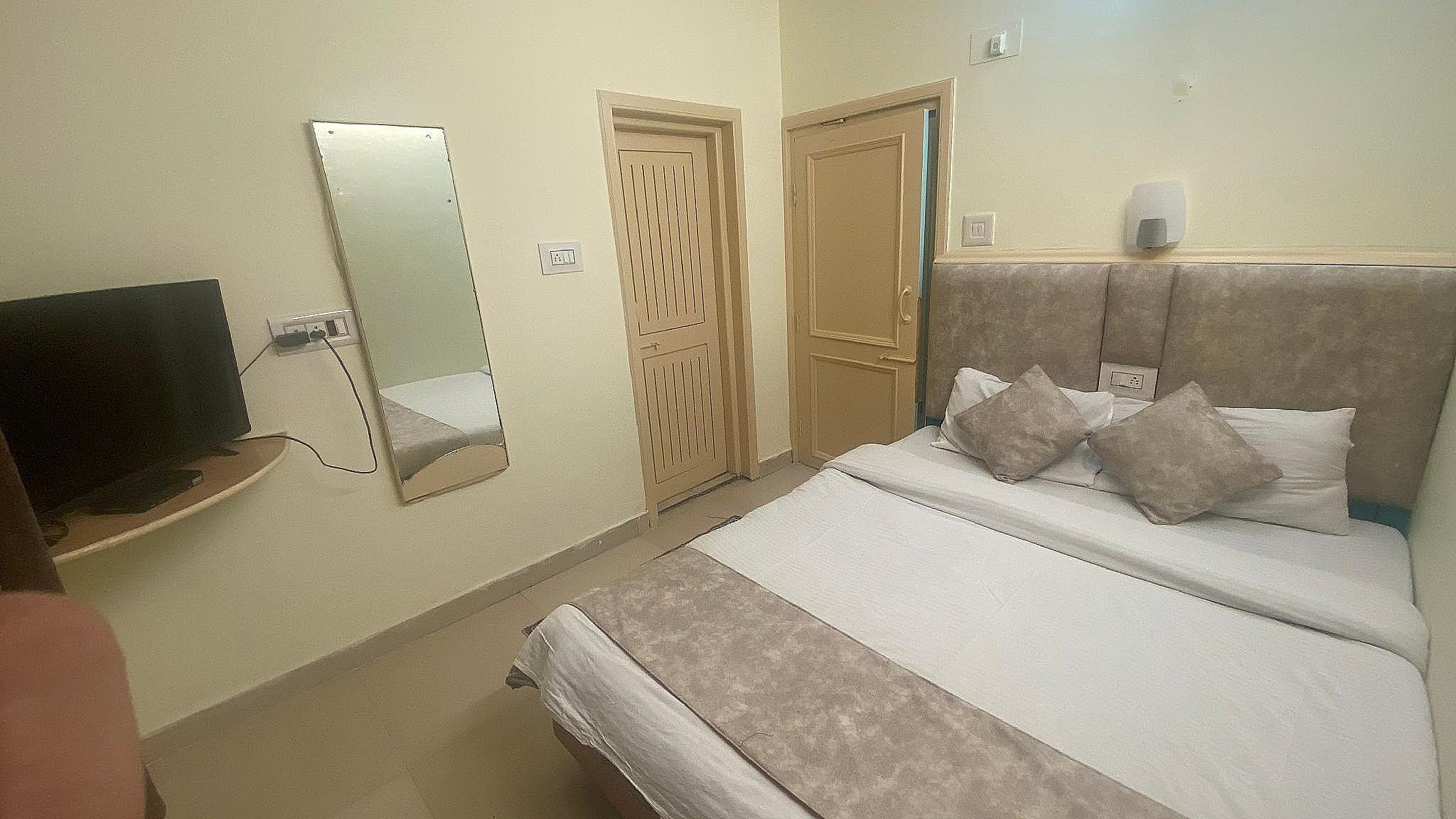 Hotel Meadows Manali Small Double 2