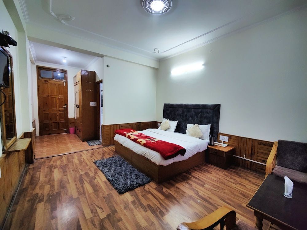 Celebriti by Aransh Group Standard Room 2