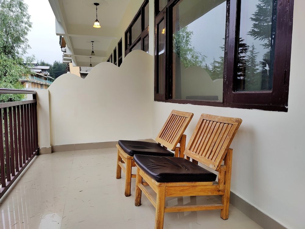 Celebriti by Aransh Group Standard Room 7