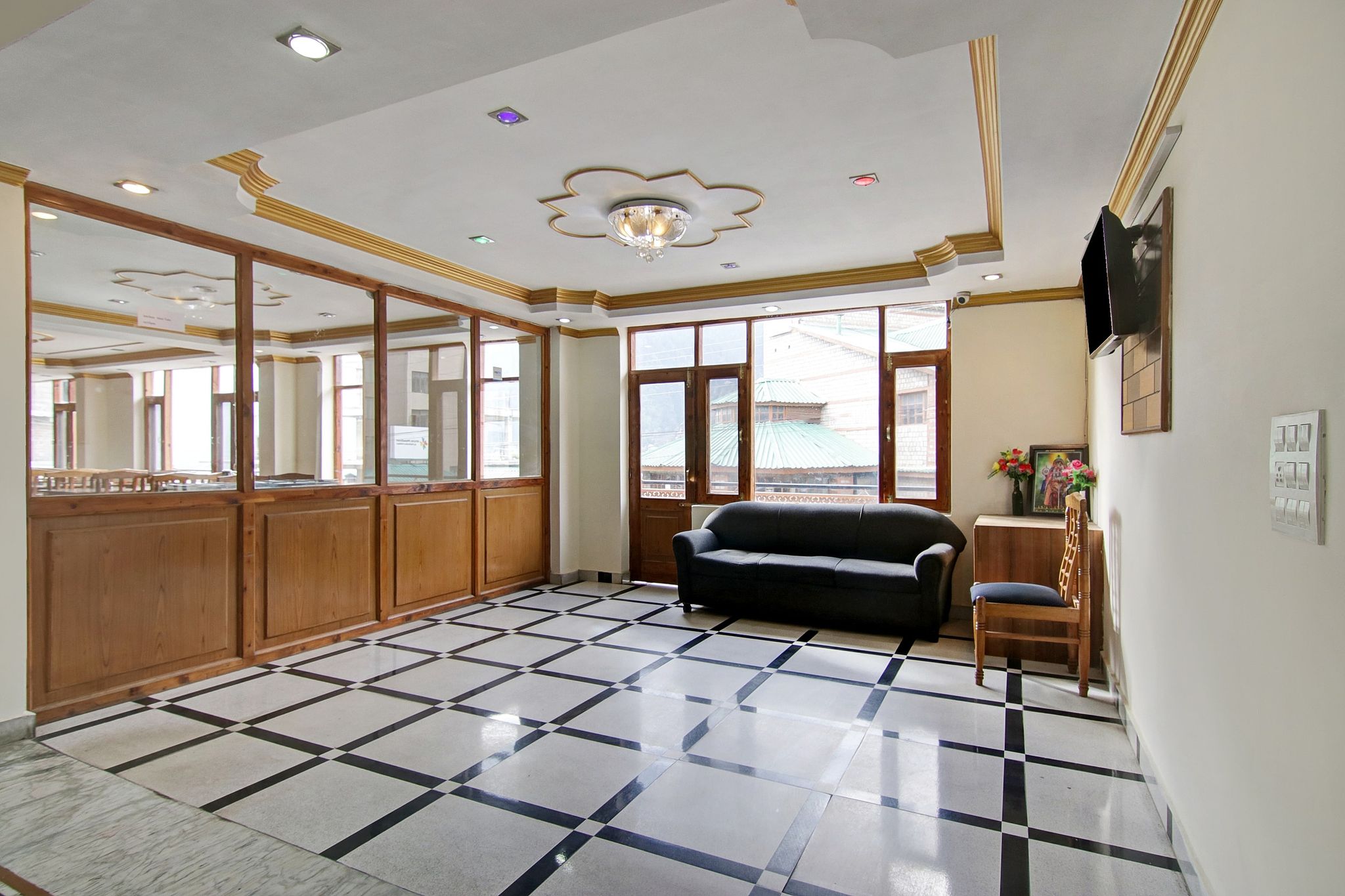 Hotel O Prini Inn