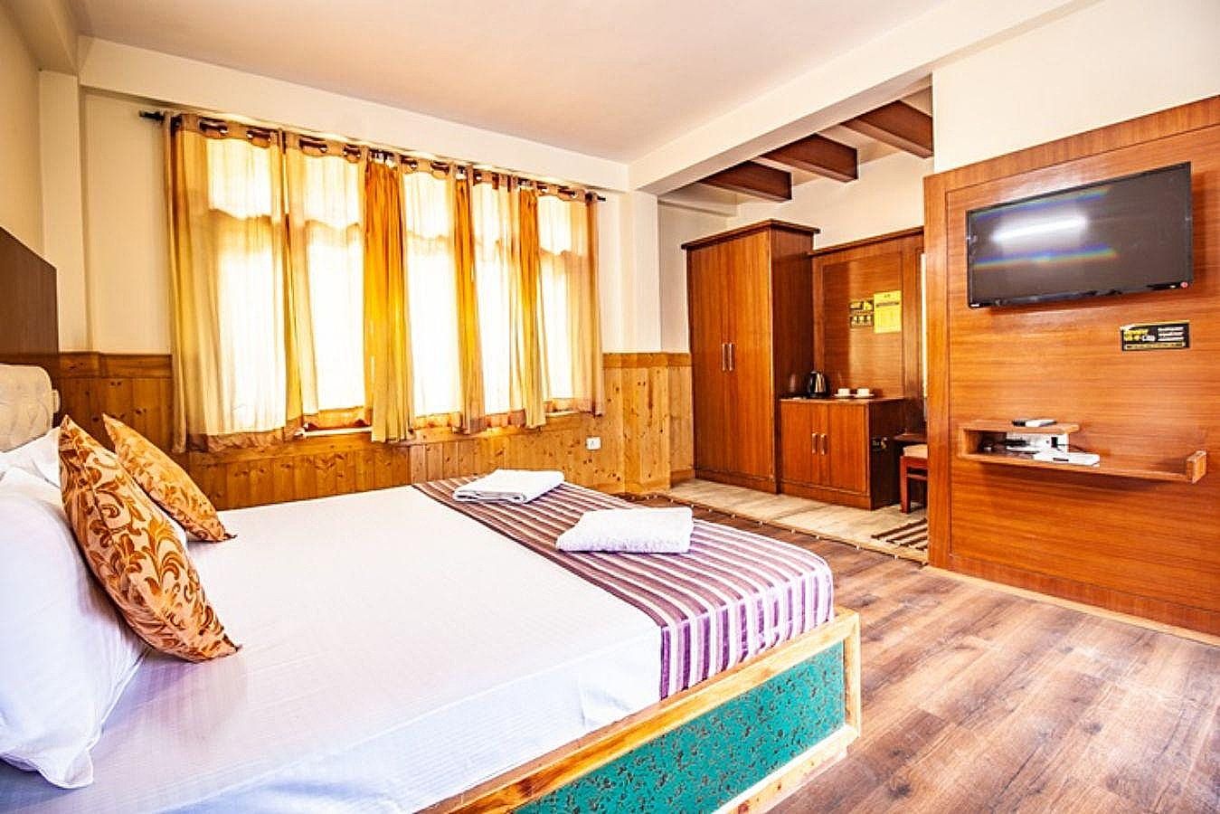 Luxury Deluxe King Room