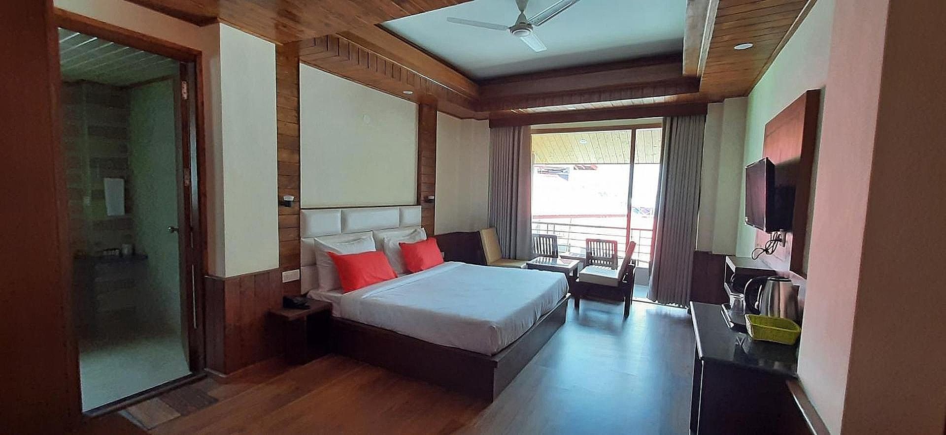 King Room with Mountain View