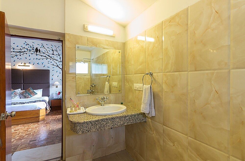 Olive County Manali Deluxe Room 4